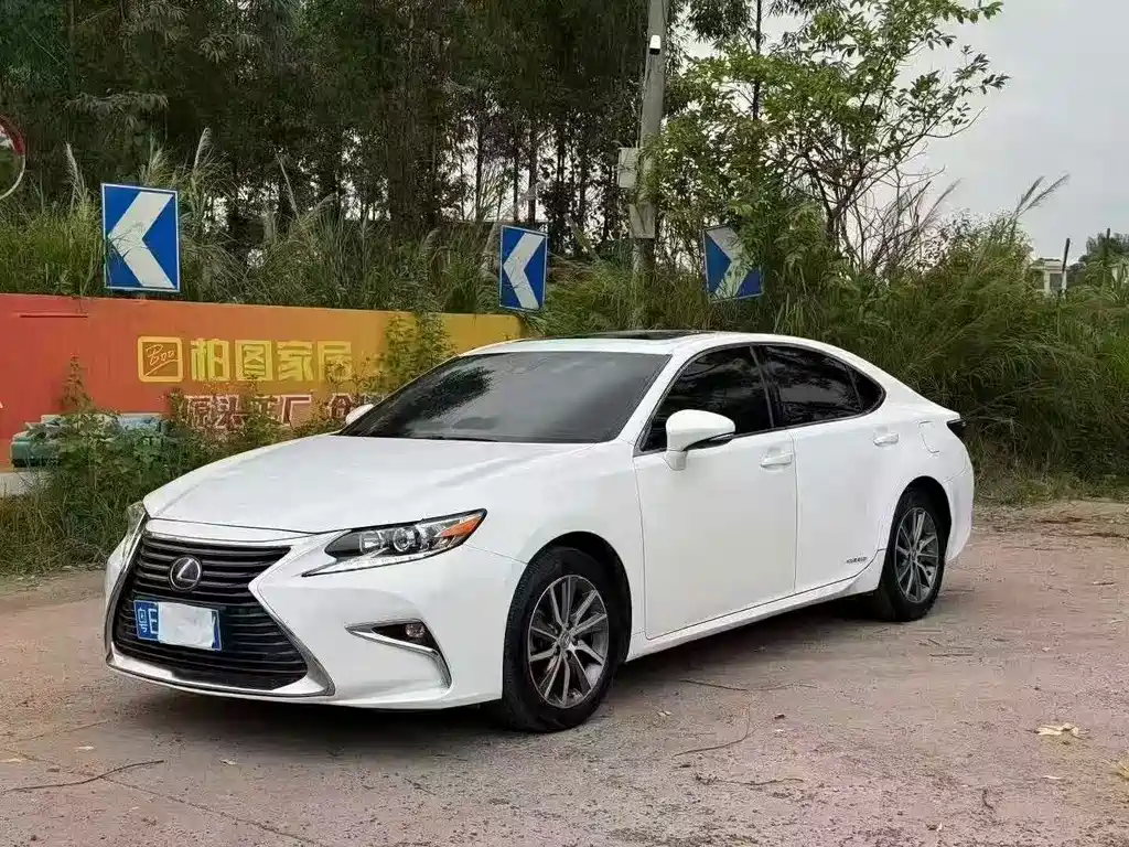 Lexus ES 2018 — фото 3