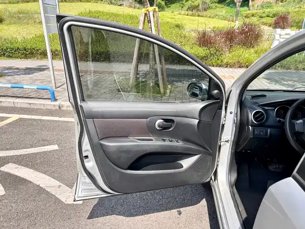 Nissan Livina 2010