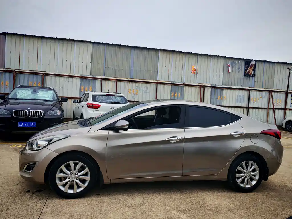Hyundai Elantra Langdong 2017 — фото 7