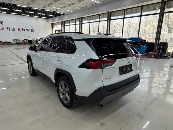 Toyota RAV4 2021