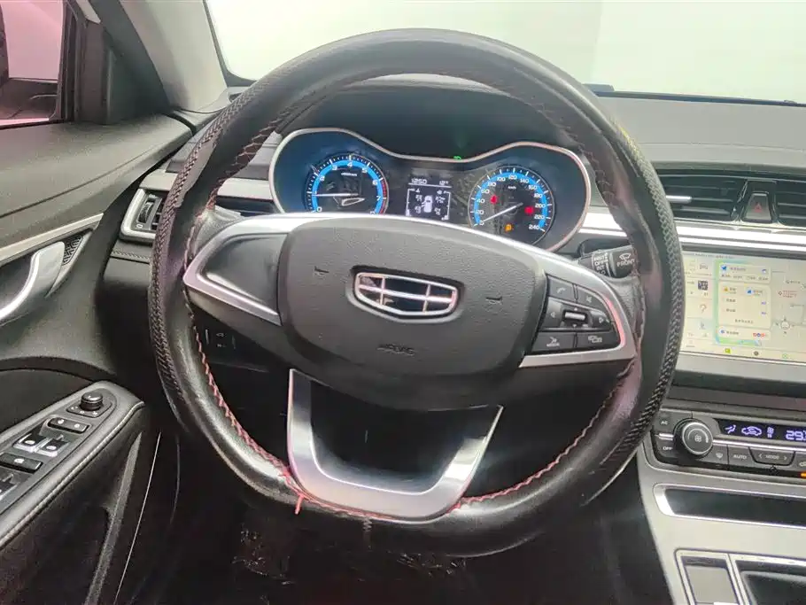 Geely Emgrand 2020 — фото 15