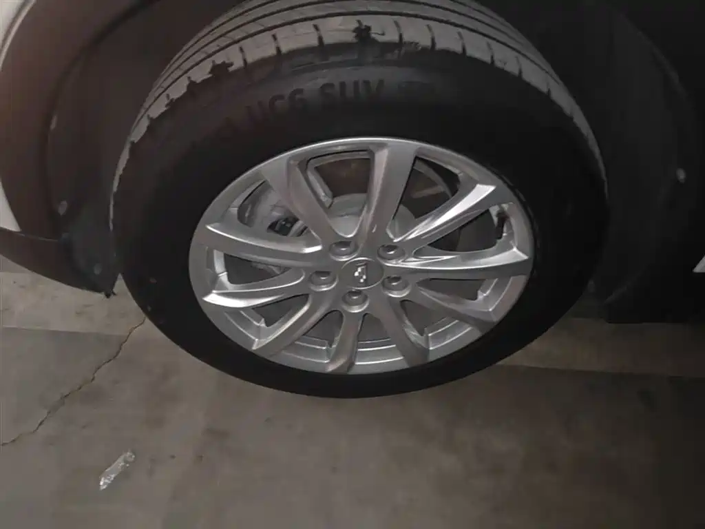 Cadillac XT4 2023 — фото 23