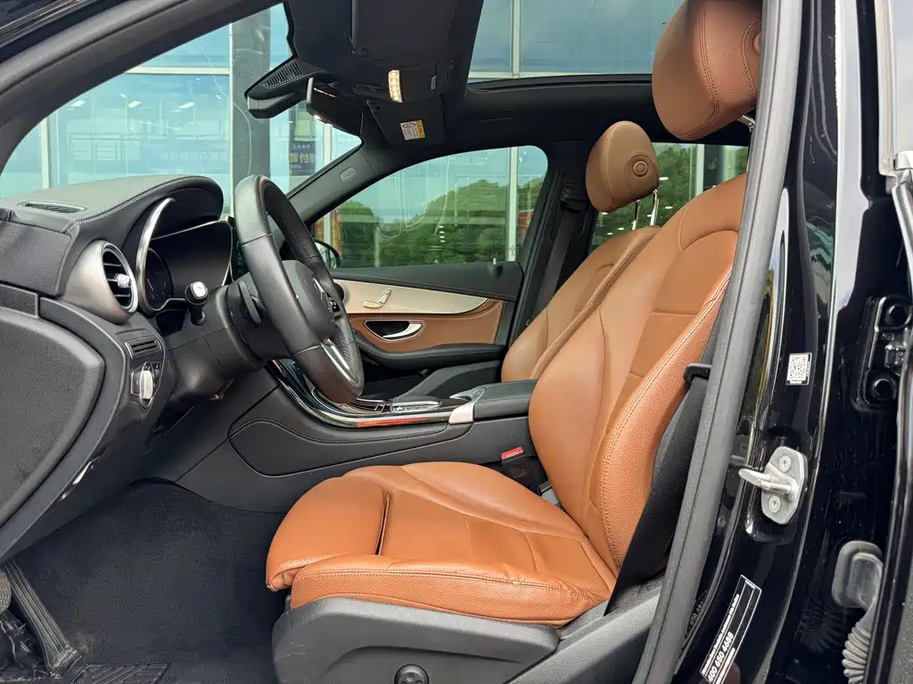 Mercedes-Benz GLC 2020 — фото 15