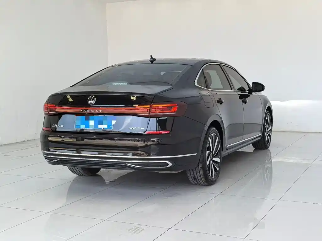 Volkswagen Passat 2024 — фото 14