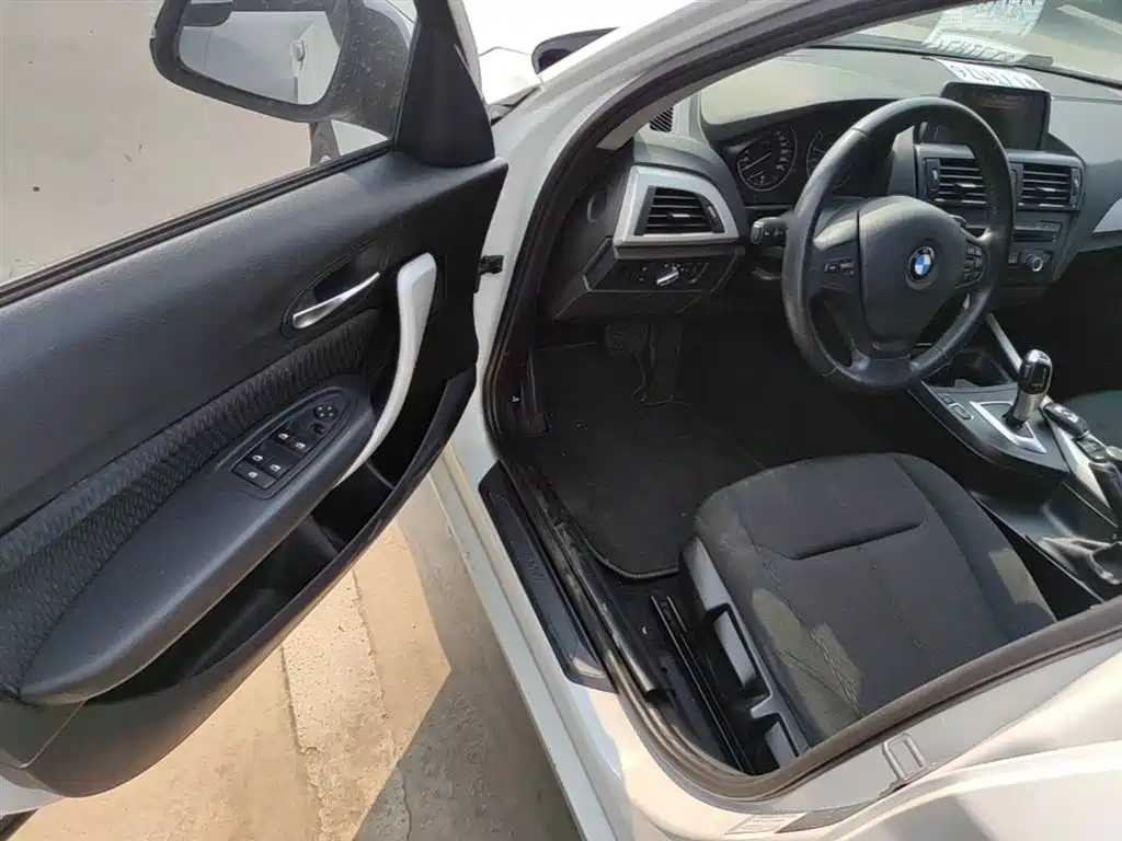 BMW 1 Series 2015 — фото 16