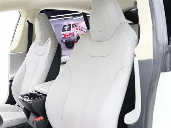 Tesla Model S 2014