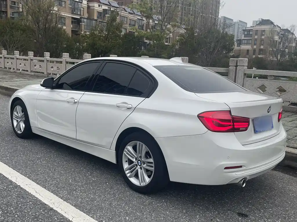 BMW 3 Series 2018 — фото 3