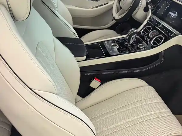 Bentley Continental Plug-In Hybrid 2026
