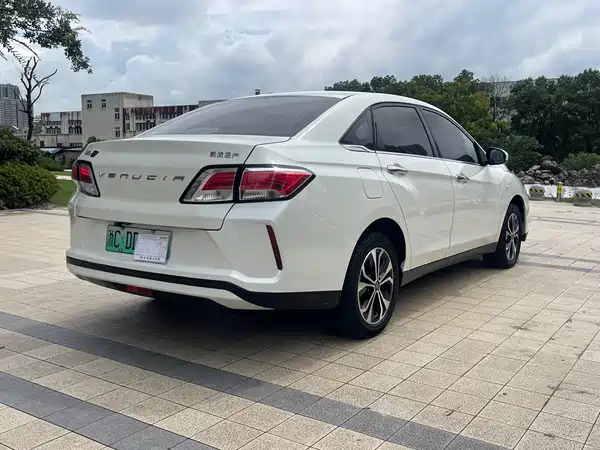 Venucia D60 EV 2021