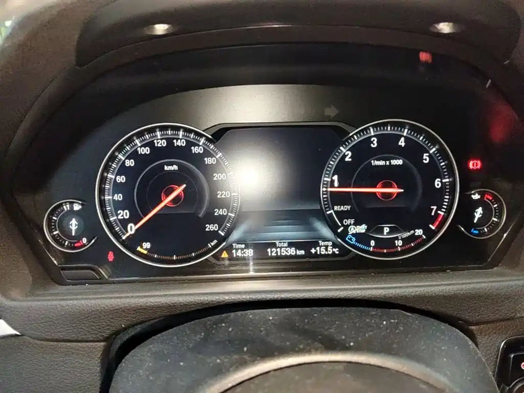 BMW 3 Series 2018 — фото 12