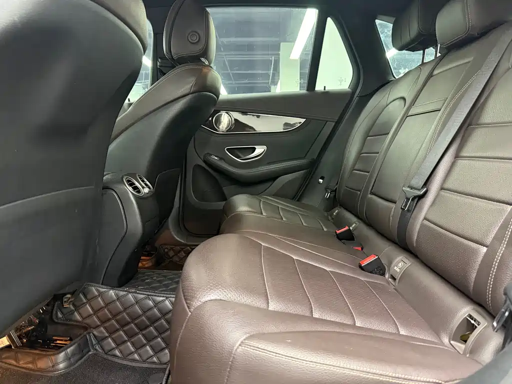 Mercedes-Benz GLC 2018 — фото 13