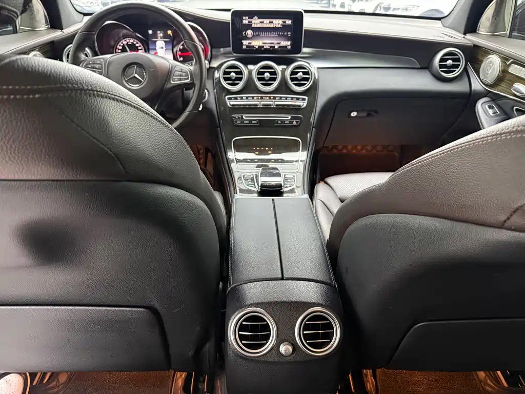 Mercedes-Benz GLC 2018 — фото 15