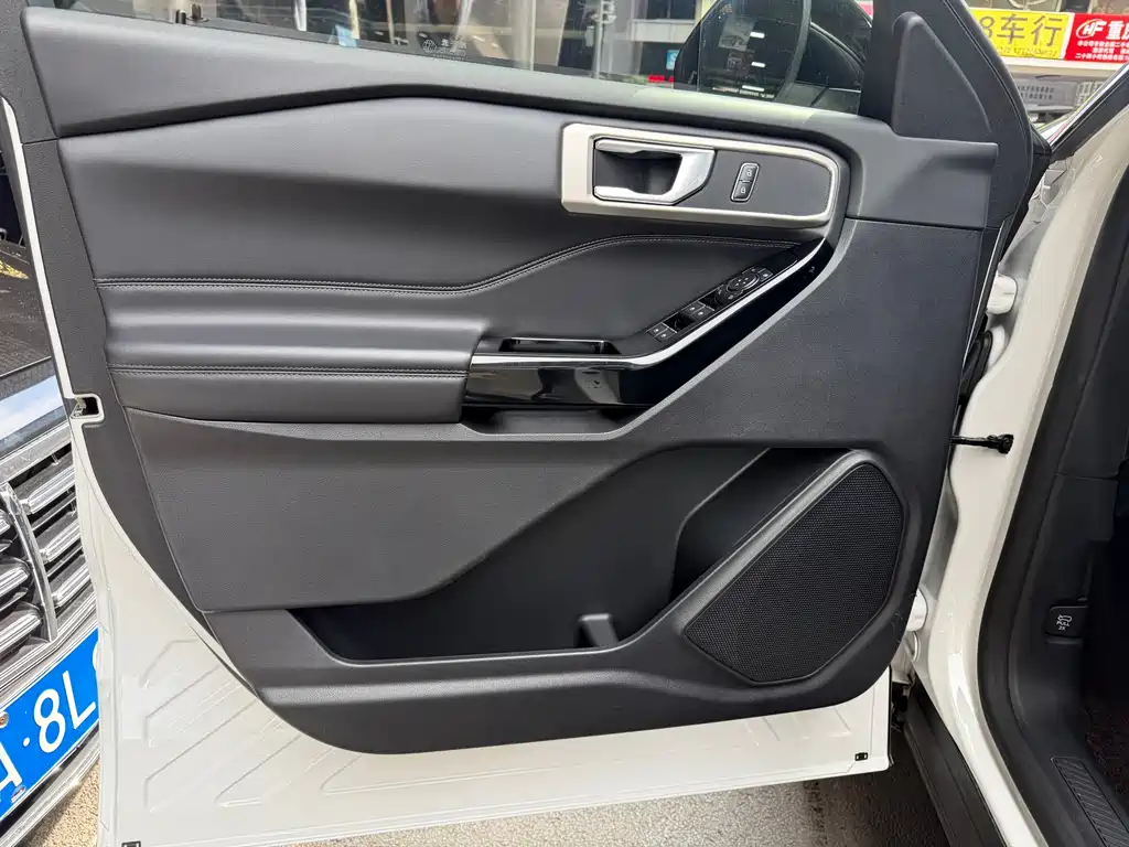 Ford Explorer 2022 — фото 13