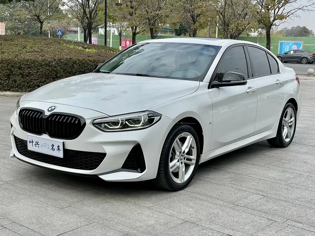 BMW 1 Series 2021 — фото 1