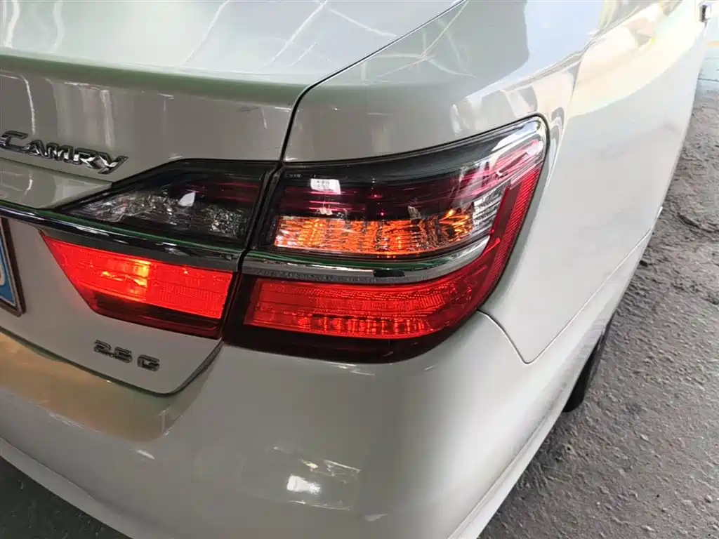 Toyota Camry 2016 — фото 8