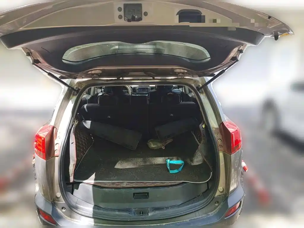Toyota RAV4 2015 — фото 14