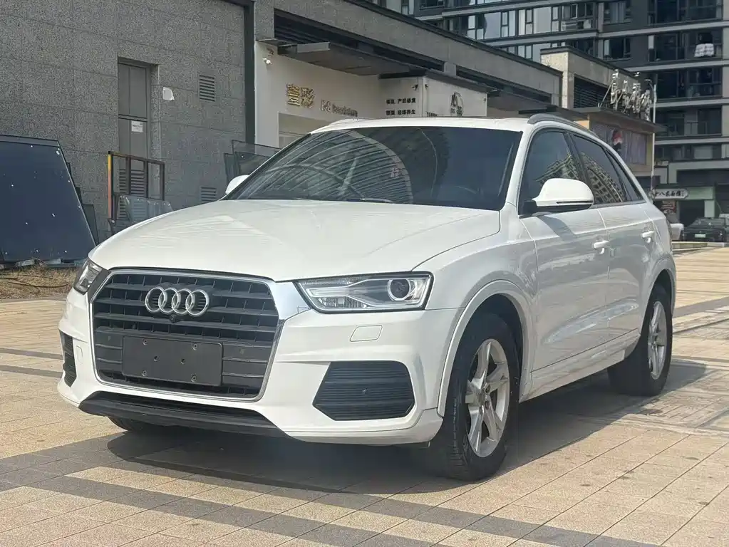 Audi Q3 2017 — фото 1