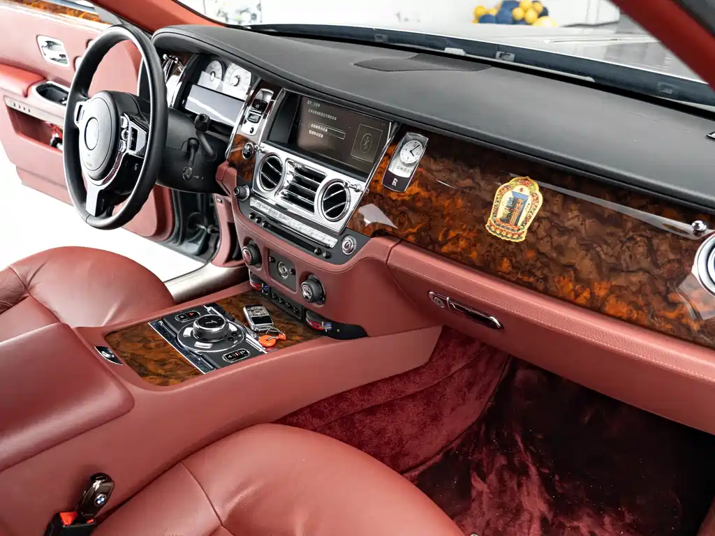 Rolls-Royce Ghost 2015 — фото 14