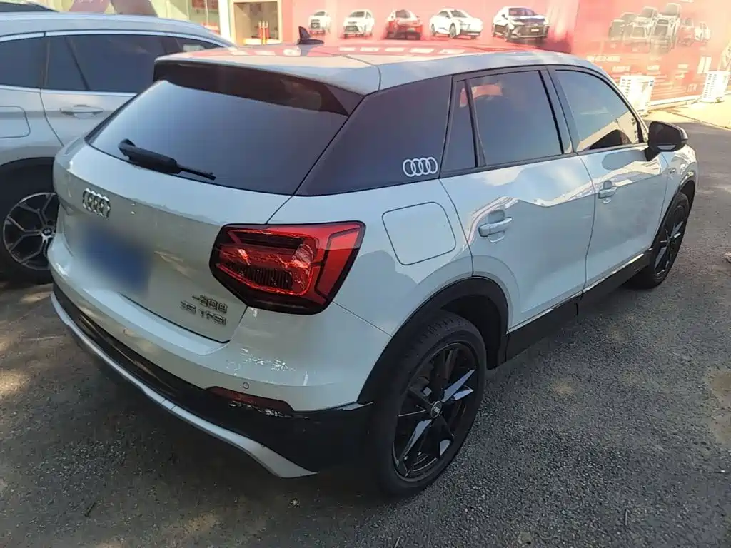 Audi Q2L 2021