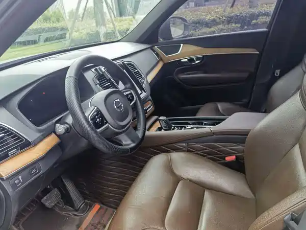 Volvo XC90 2021