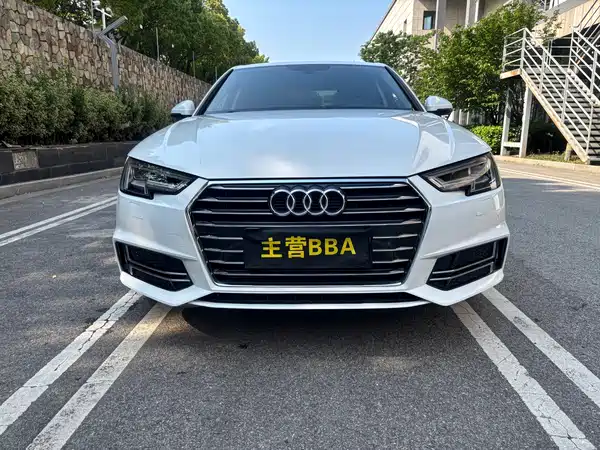 Audi A4L 2019