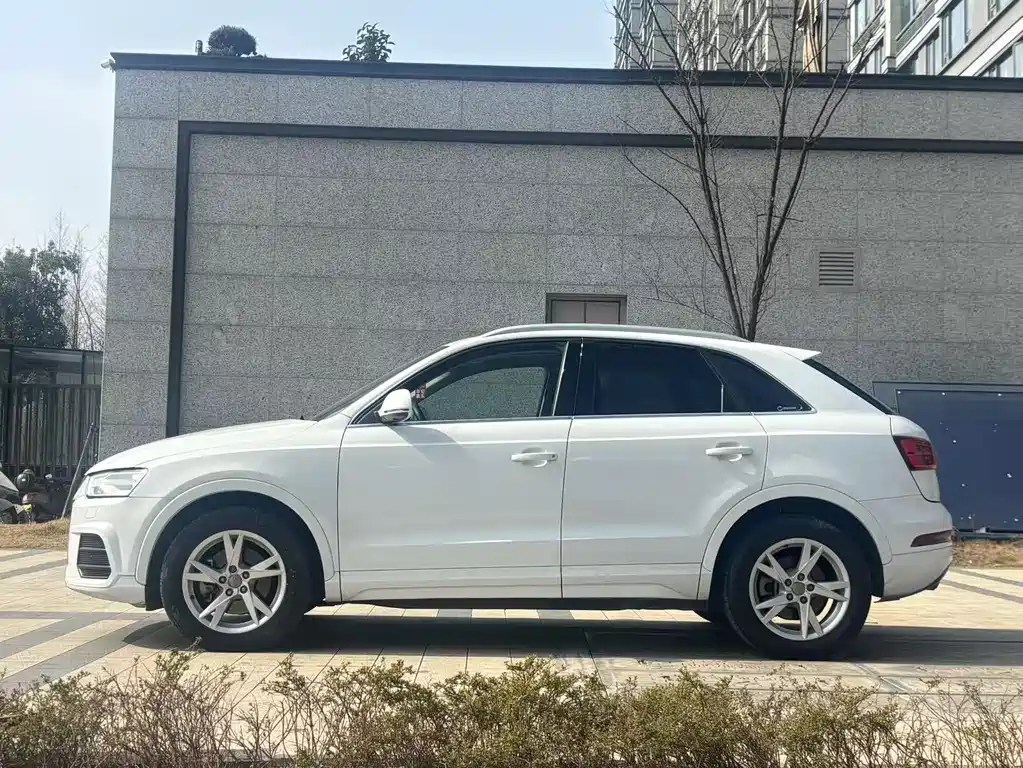Audi Q3 2017 — фото 7