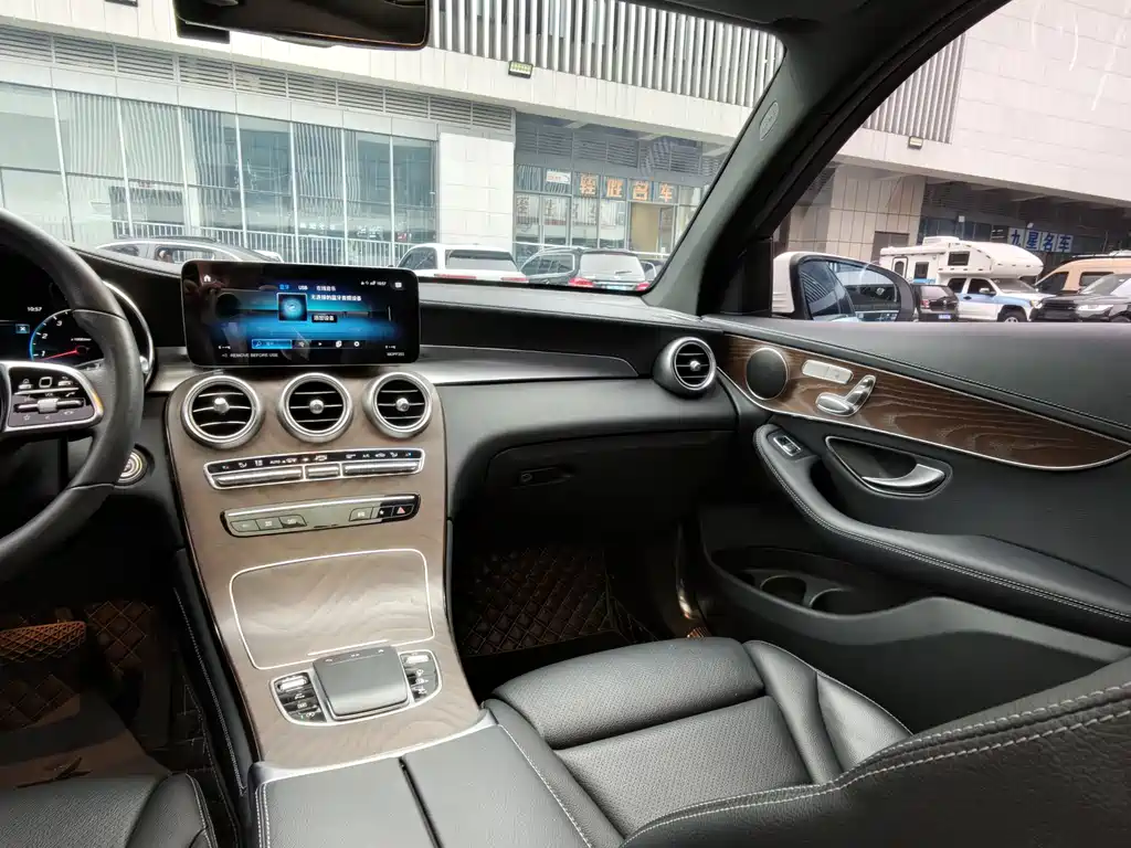 Mercedes-Benz GLC 2022 — фото 19