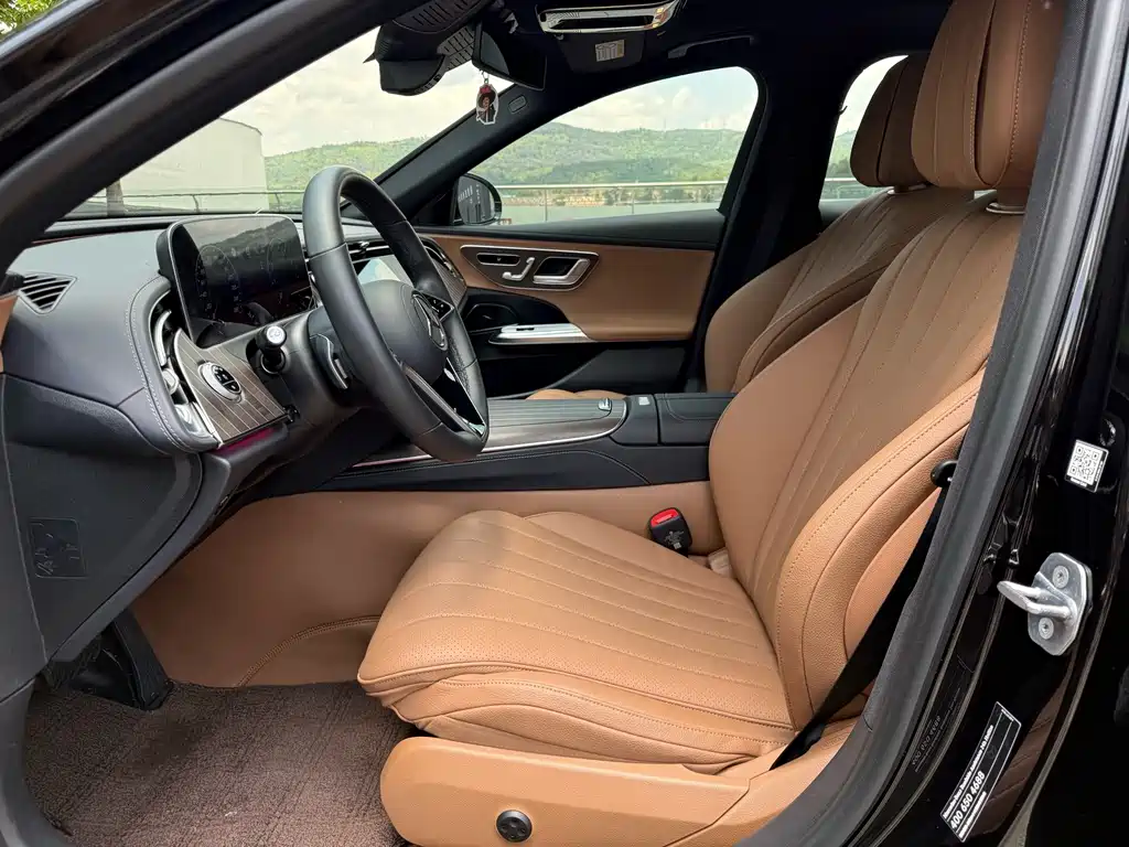 Mercedes-Benz E-Class 2025 — фото 4