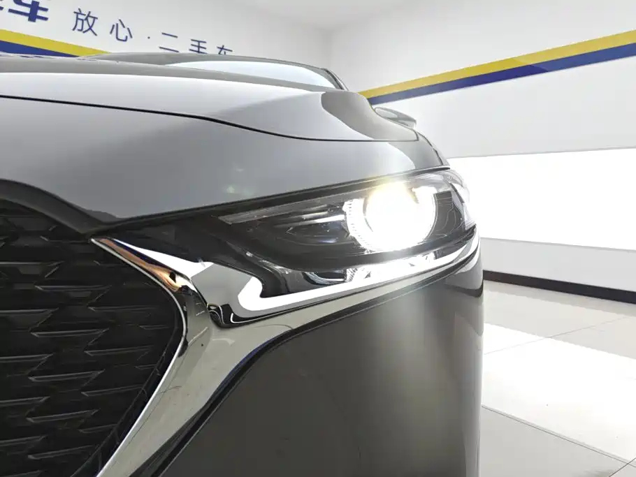 Mazda 3 Axela 2024