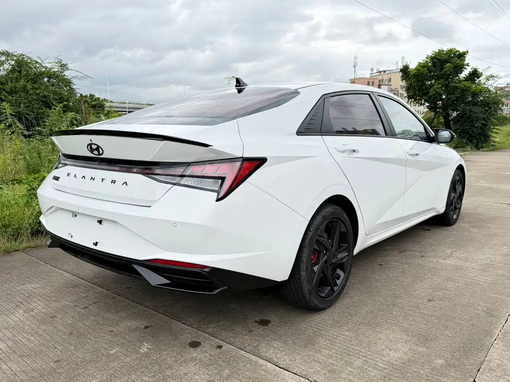 Hyundai Elantra 2023