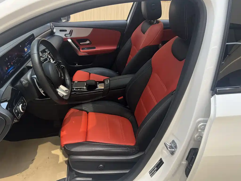Mercedes-Benz A-Class AMG 2024 — фото 8