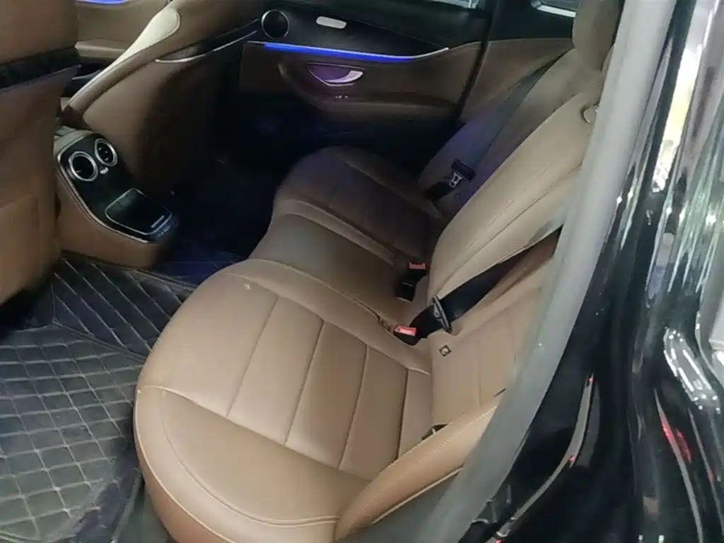 Mercedes-Benz E-Class 2023 — фото 17