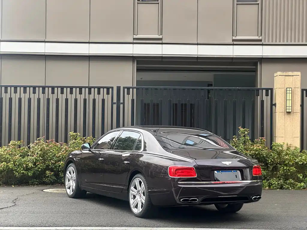 Bentley Flying Spur 2016 — фото 4