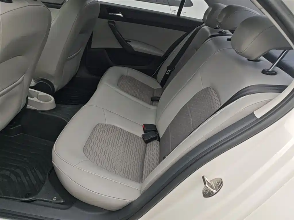 Skoda Rapid 2017 — фото 17