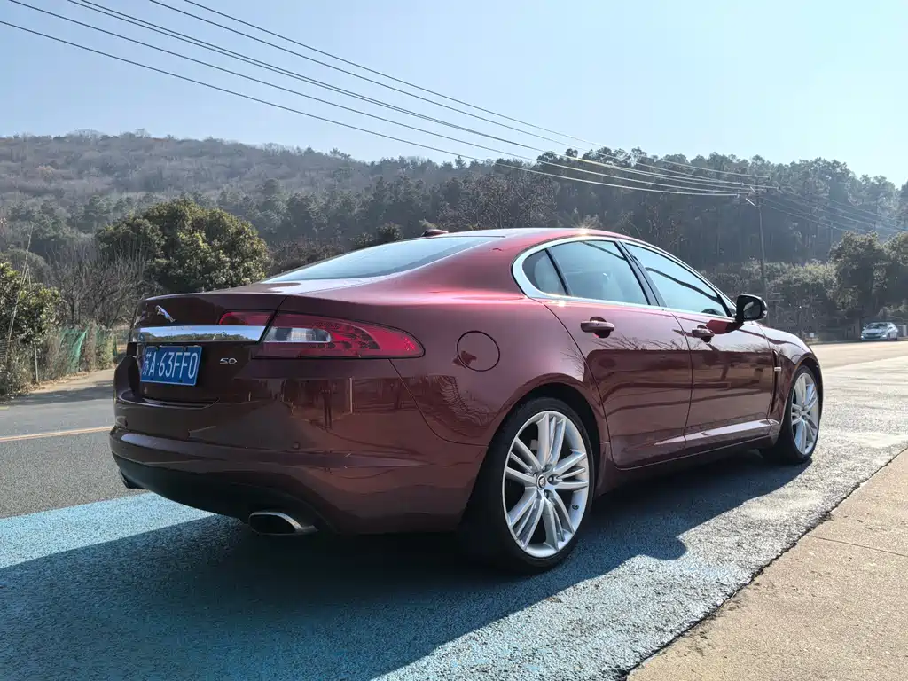 Jaguar XF 2013 — фото 10