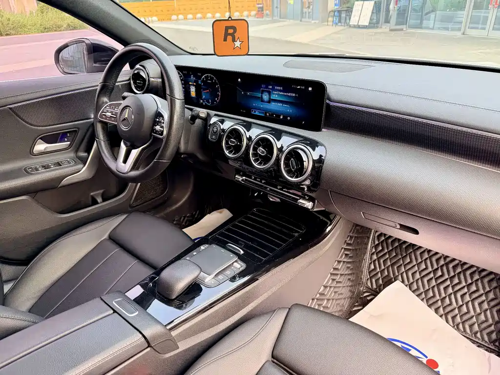 Mercedes-Benz A-Class 2021 — фото 12