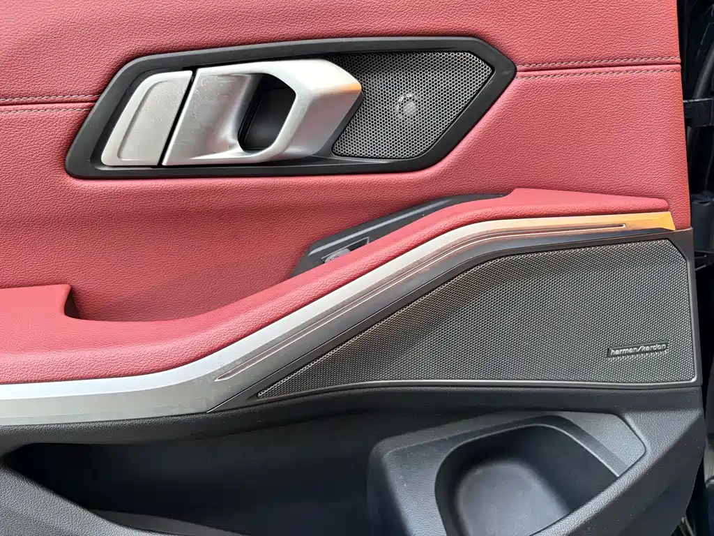 BMW 3 Series 2023 — фото 12