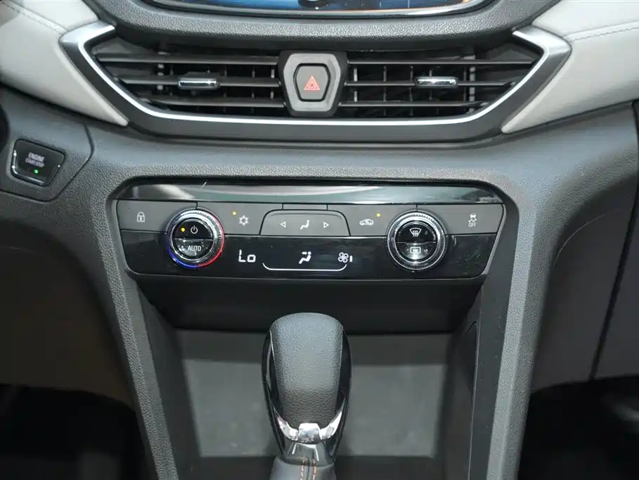 Chevrolet Volando 2019 — фото 15