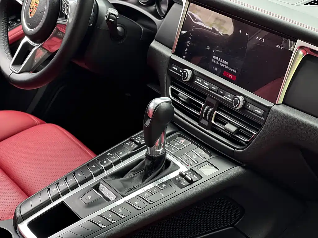 Porsche Macan 2020 — фото 13