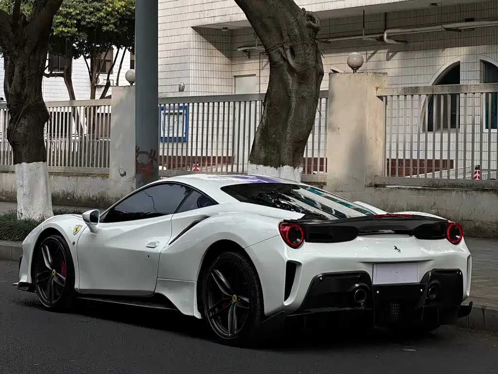 Ferrari 488 2017 — фото 3