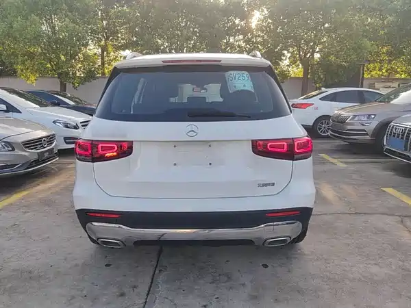 Mercedes-Benz GLB 2023