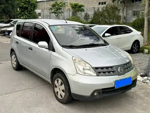 Nissan Livina 2009