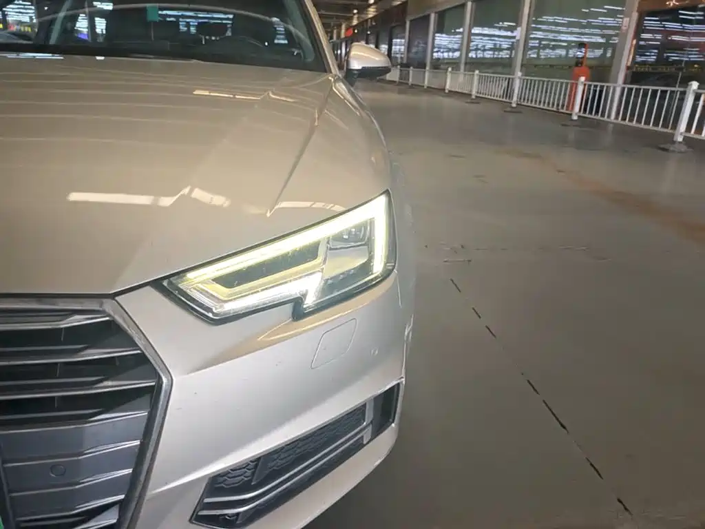 Audi A4L 2018 — фото 24
