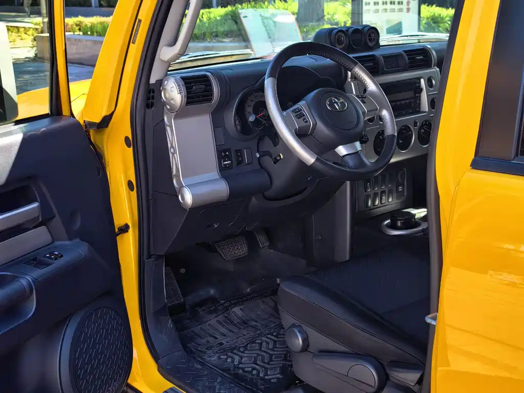 Toyota FJ Cruiser 2019 — фото 8
