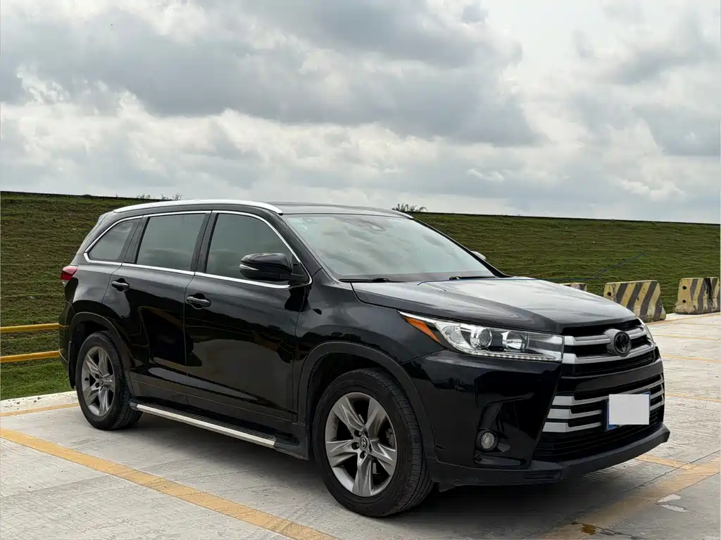 Toyota Highlander 2018 — фото 3