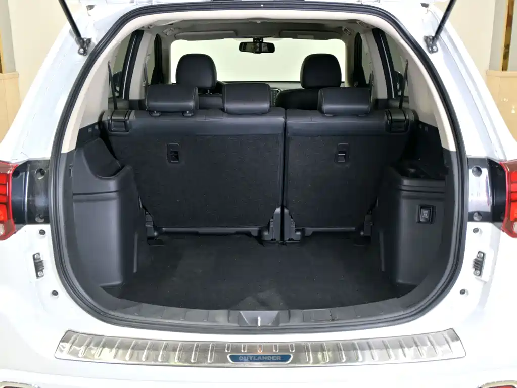 Mitsubishi Outlander 2021 — фото 26