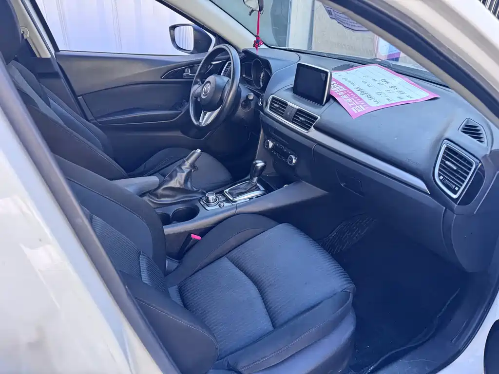 Mazda 3 Axela 2015 — фото 10