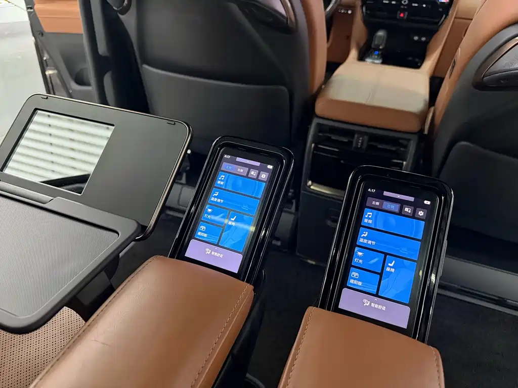 Toyota Vellfire 2024 — фото 13