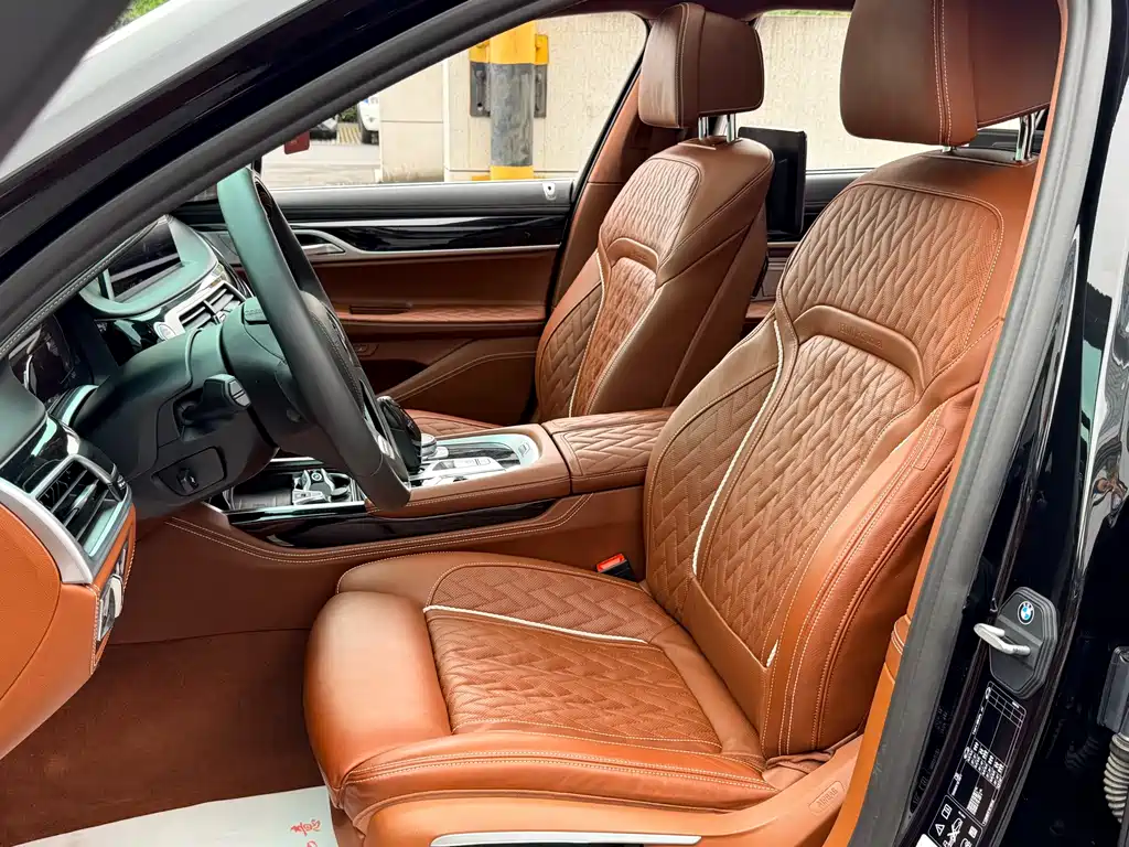 BMW 7 Series 2021 — фото 10