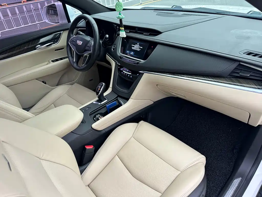 Cadillac XT5 2018 — фото 12